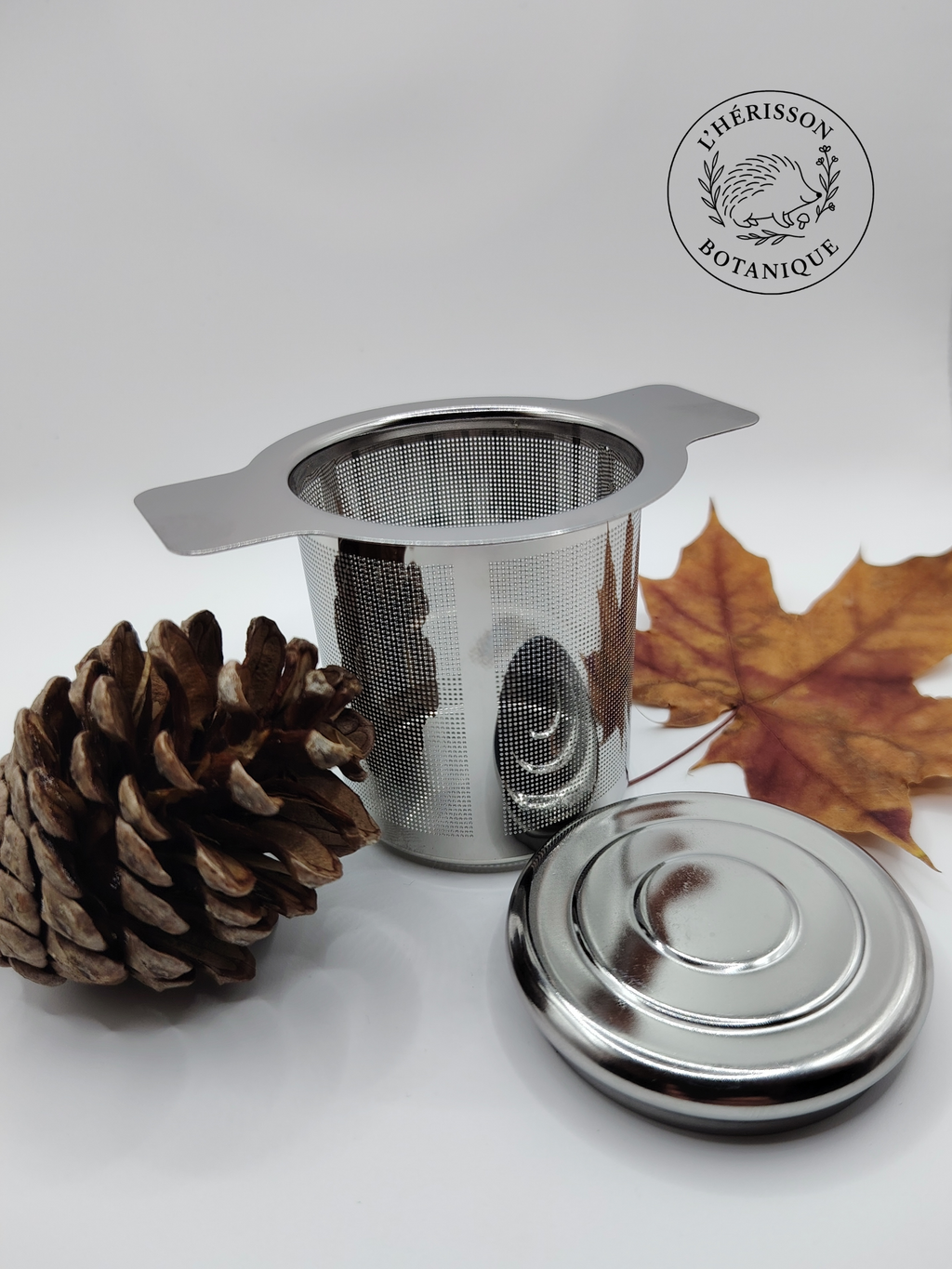 Grand infuseur / passoire à thé en inox avec couvercle